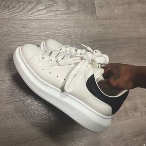 AUTHENTIC ALEXANDER MQUEEN SNEAKERS